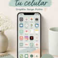 Femme organisant son téléphone avec des applications bien rangées.